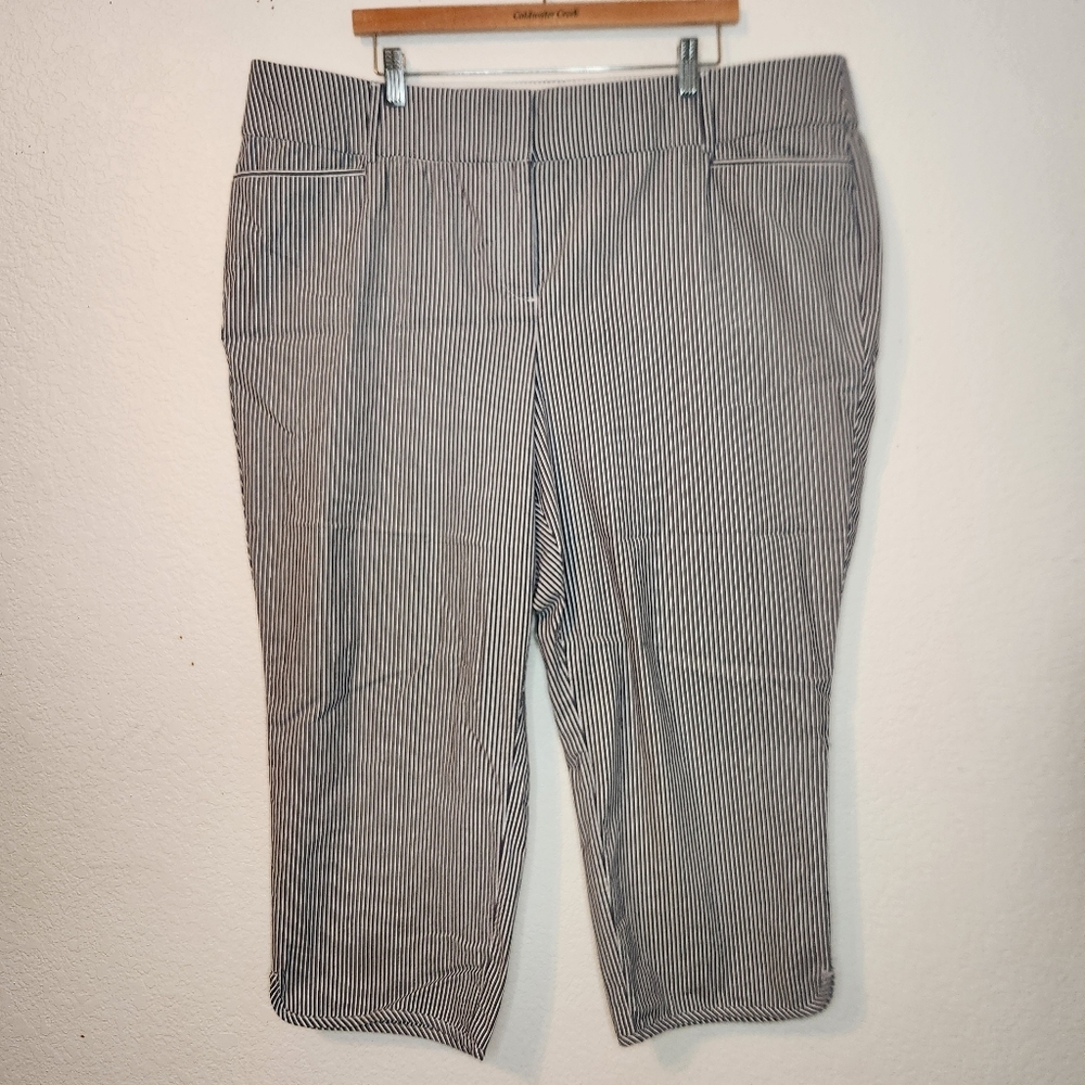 Lane Bryant The Allie Striped Gray and‎ White Capri Pant, Size 20
